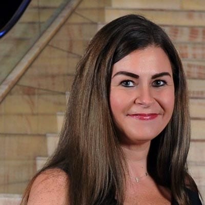 Hollie Surber Headshot